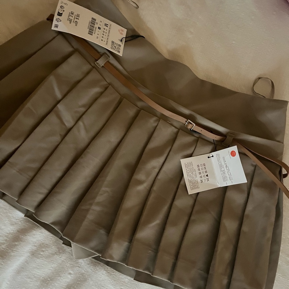 Zara brand new skirt medium